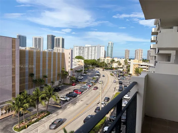 401 Golden Isles Dr, Hallandale, FL