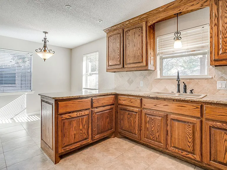 1812 Winchester Way — Photo 37