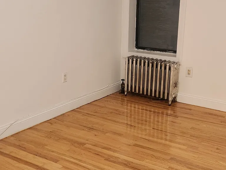 2199 Holland Ave #1B — Photo 2