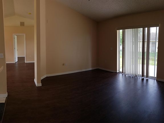 4th image of 639 Raven Ct