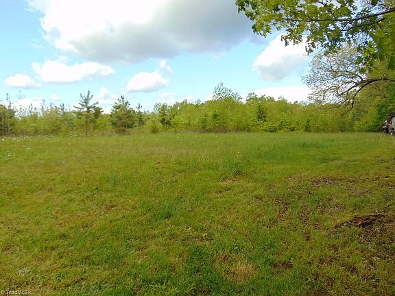 3rd image of 181 Kinney Dr