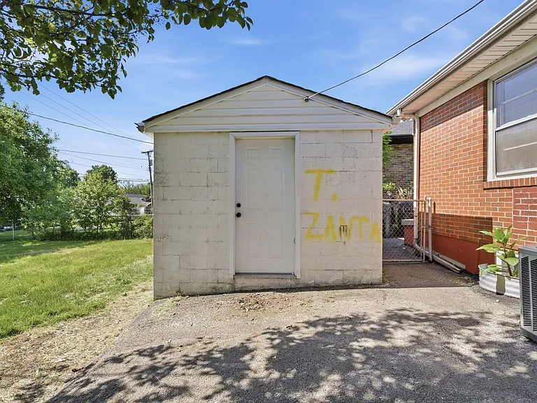 2104 Jasmine Dr #A — Photo 21