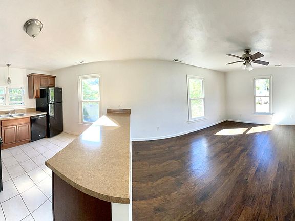 3rd image of 231 W Balview Ave #2