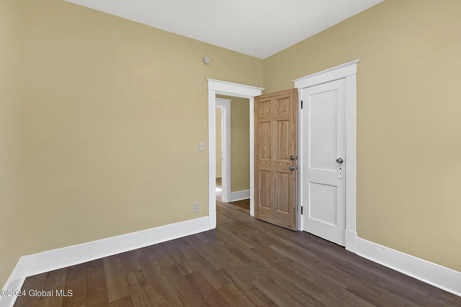 345 Myrtle Ave — Photo 2