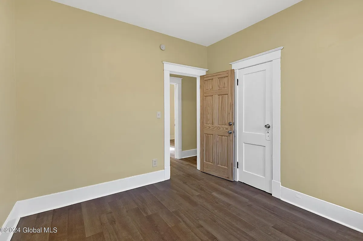 Building Photo - 345 Myrtle Ave #2