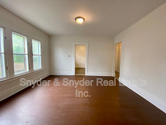 5th image of 400 Cloverdale Ave #Up