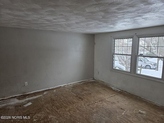 5th image of 735 Southbriar Rd