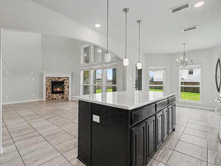 1800 Wade Ct — Photo 9