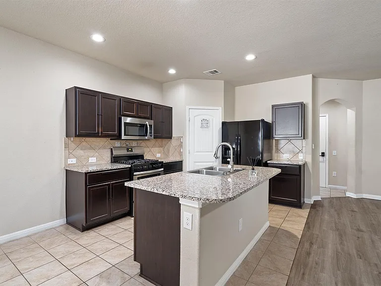 13809 Harrisglenn Dr — Photo 7