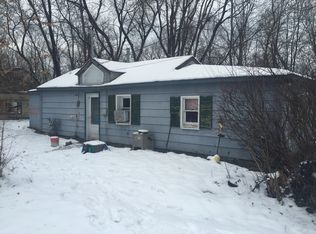 1742 1/2 English St N, Maplewood, MN 55109