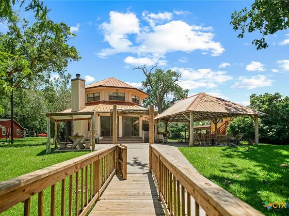 129 & 130 Selkirk Dr, Bay City, TX 77414