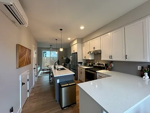 6228 NE 11th Ave — Photo 4