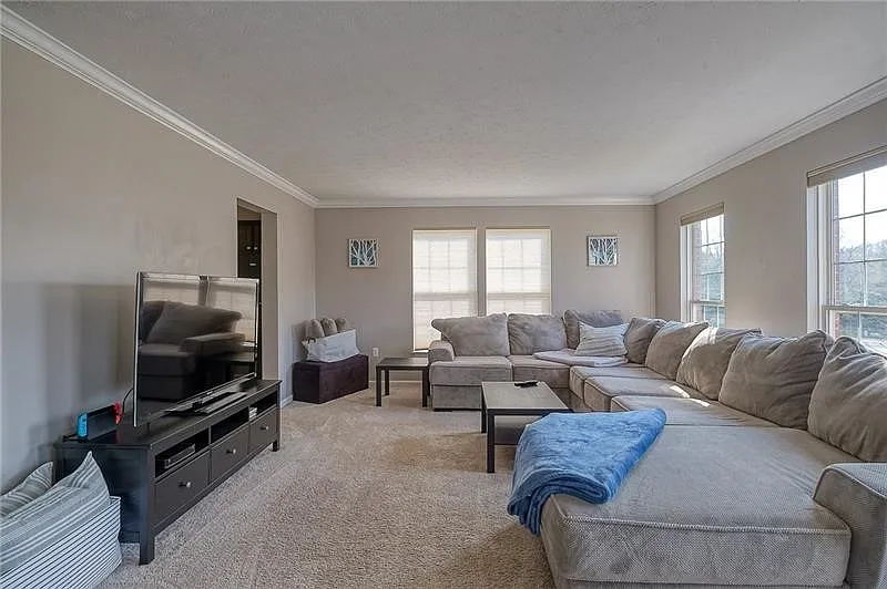 3 bed, 2.5 bath, 1652 sqft, $2,600 — Photo 2