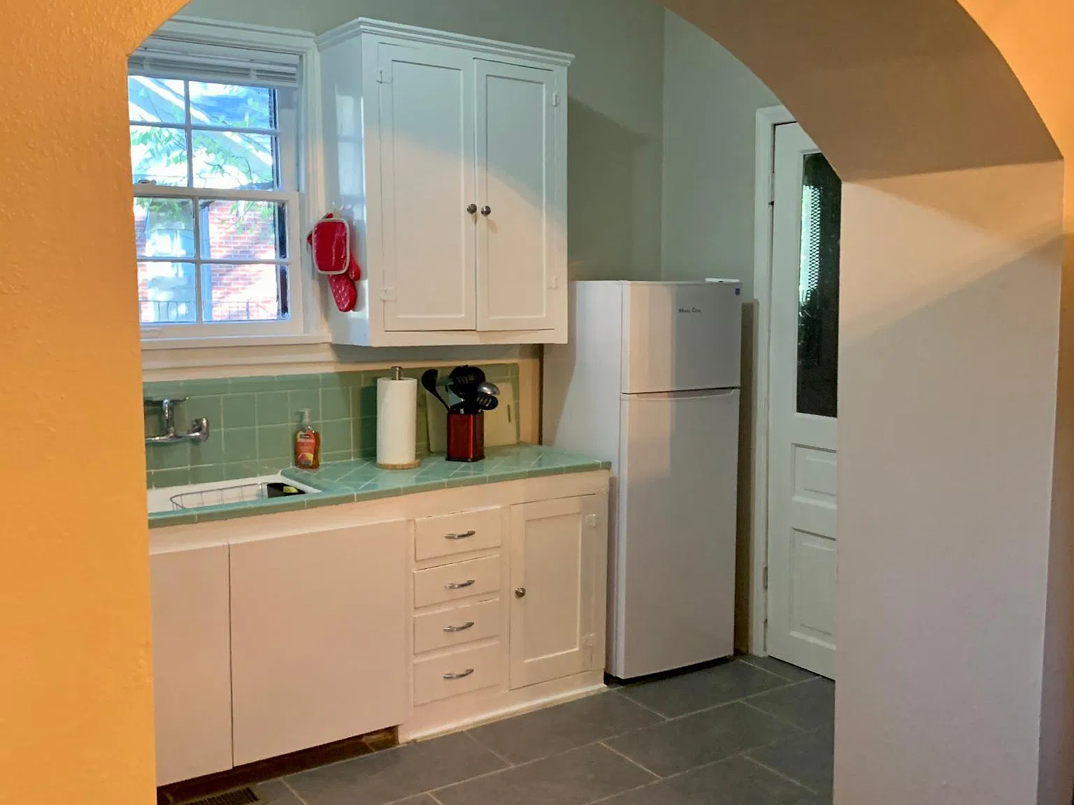 2 bed, 1200 sqft, $1,295 — Photo 4