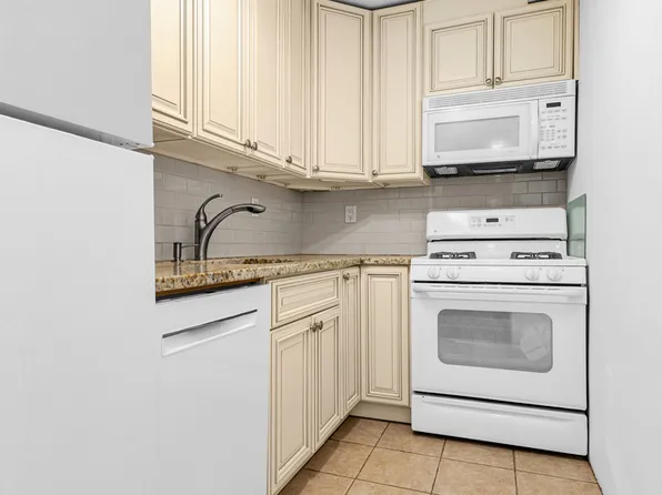505 East 79th Street 10E image 3 of 12