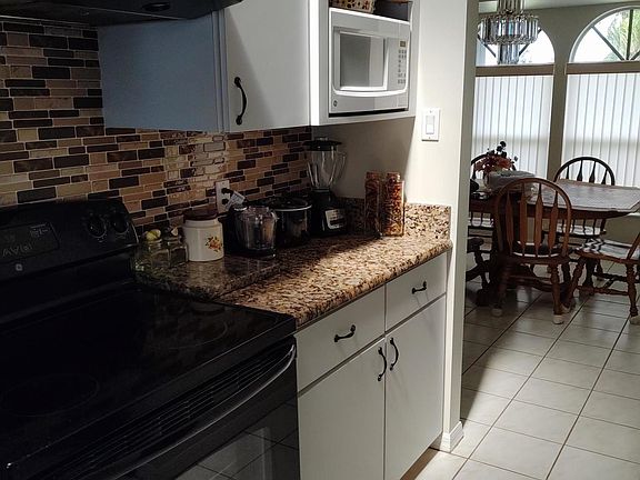 3rd image of 1490 SW Merchant Lane S