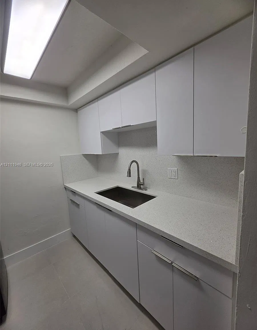 Village At Dadeland Condo — Photo 3