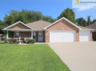 1800 NW Willow Dr, Grain Valley, MO 64029