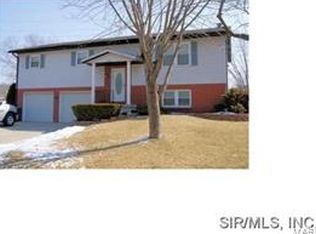 1018 N Harbor Ct, Columbia, IL 62236