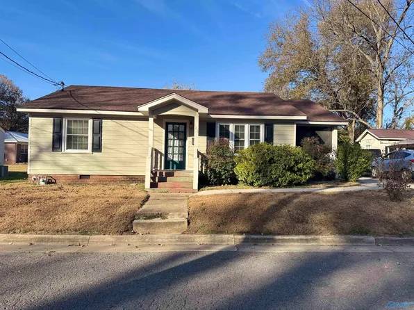 106 Magnolia Ln, Scottsboro, AL 35768