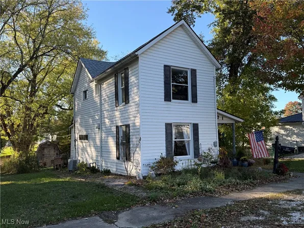 271 S 5th St, Byesville, OH 43723
