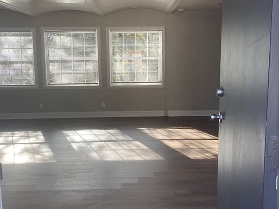 4th image of 2591 N Pierce Cir #2572