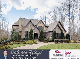 1034 Bromley Dr, Matthews, NC 28104