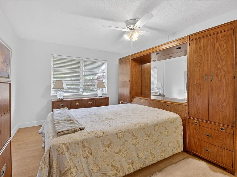 172 High Point Ter W #D — Photo 15