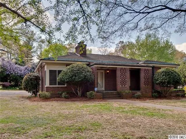 128 Hermitage Rd, Charlotte, NC 28207