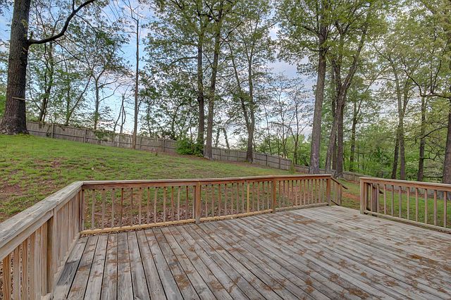 1st image of 521 Brentwood Cir