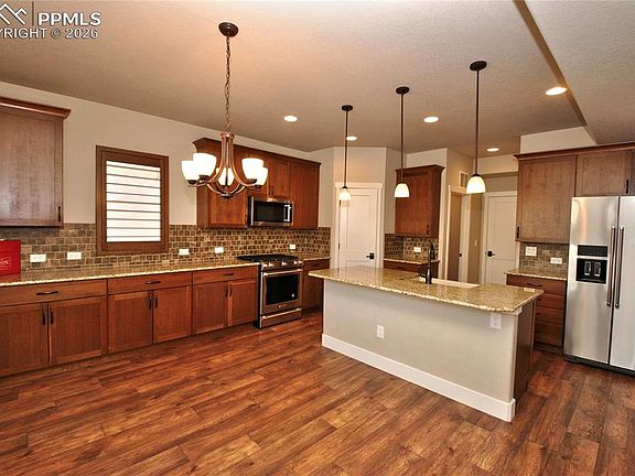 5th image of 724 Sage Forest Ln