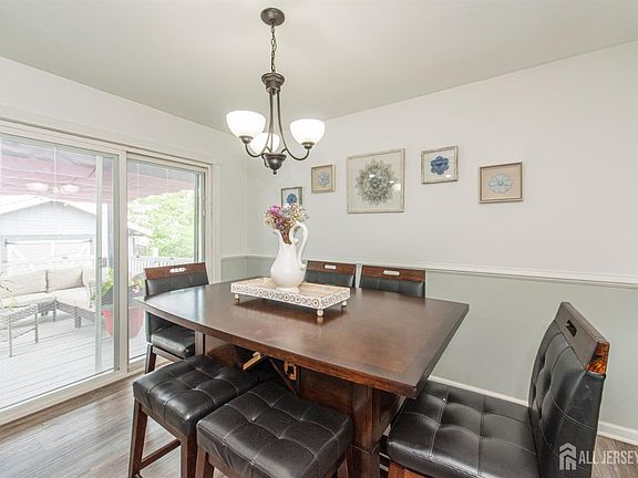 5th image of 64 Pinho Ave