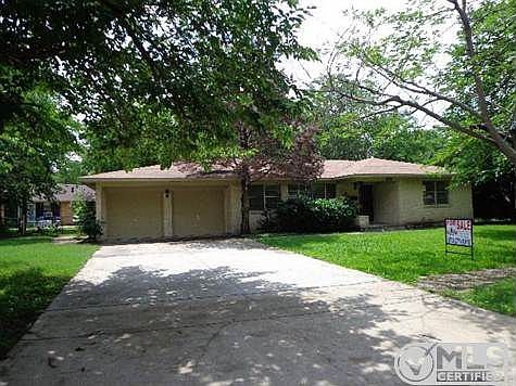 1st image of 1352 Dell Oak Dr