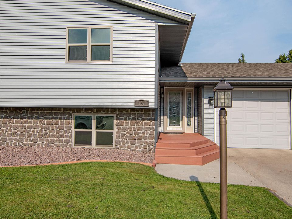 151 13th Ave N, Casselton, ND 58012 MLS 232845 Zillow
