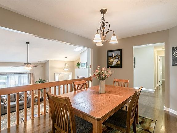 4th image of 1423 Creek Pointe