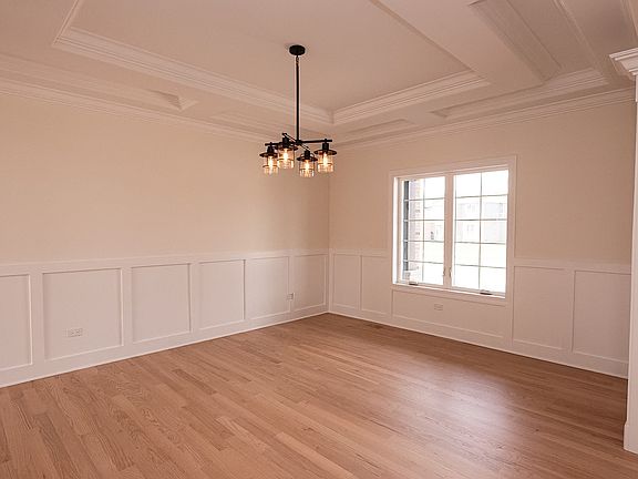 3rd image of 7499 Mayfield Dr