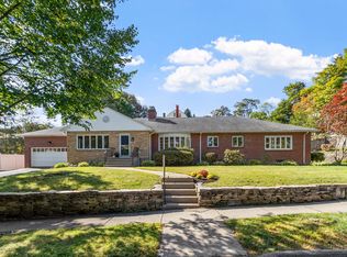 19 Chamberlain Pkwy, Worcester, MA 01602