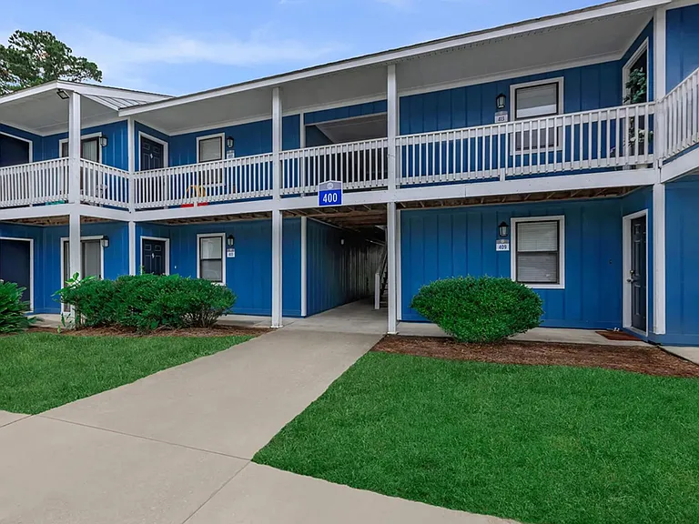 Azure Cove Apartment Homes — Photo 5