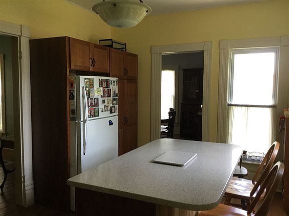 4th image of 416 1st St