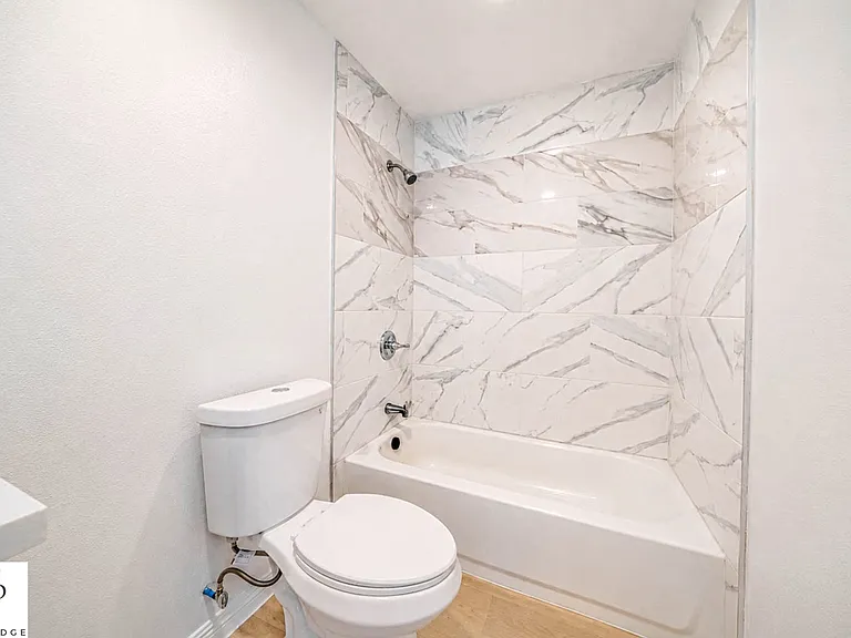 1428 W 59th St #3/4 — Photo 9