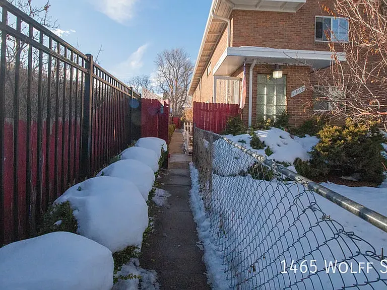 Side walk