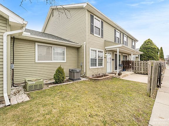 4th image of 3020 Roundtree Blvd #14