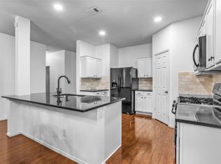808 Dunkirk Ln, Arlington, TX 76017