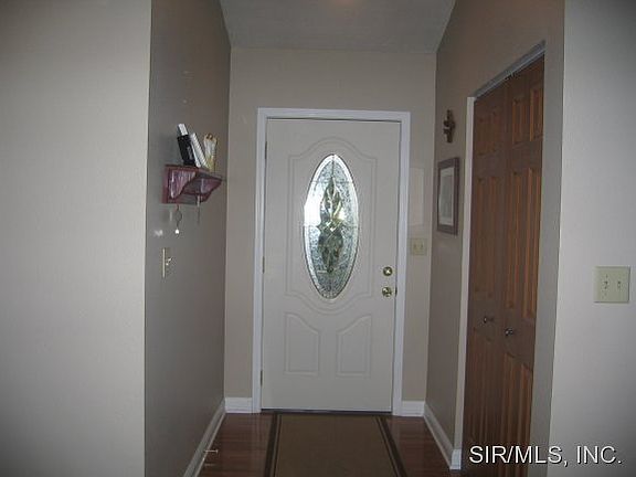 2nd image of 820 Rolling Meadows Dr