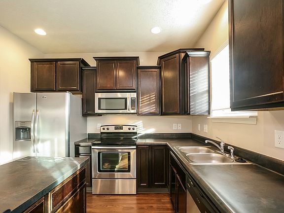 5th image of 8461 Waterleaf Dr