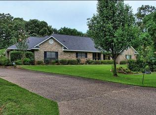 4901 Old Oak Dr, Benton, LA 71006
