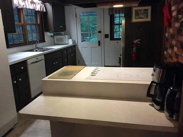 4504 Lakeshore Dr — Photo 11