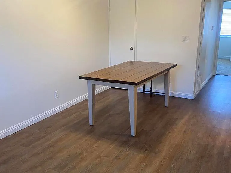 1136 Acadia Pl — Photo 3