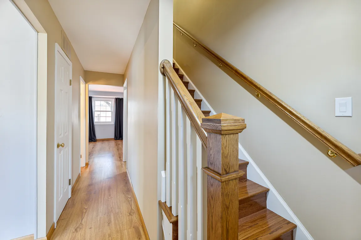 3 bed, 2.5 bath, 1280 sqft, $2,550 — Photo 3