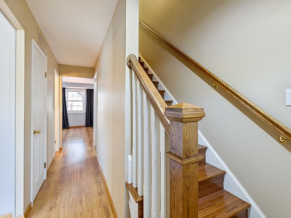 3rd image of 7448 Pohick Rd